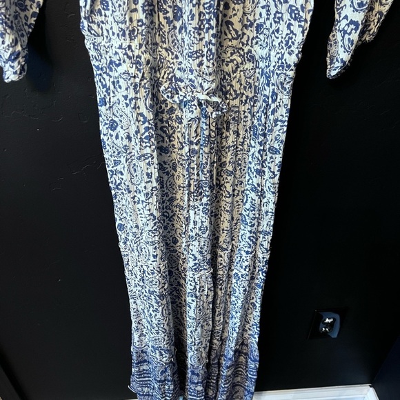 Chelsea Taylor Medium Coastal Boho Maxi
Dress Blue White Paisley Print like New - Picture 4 of 10